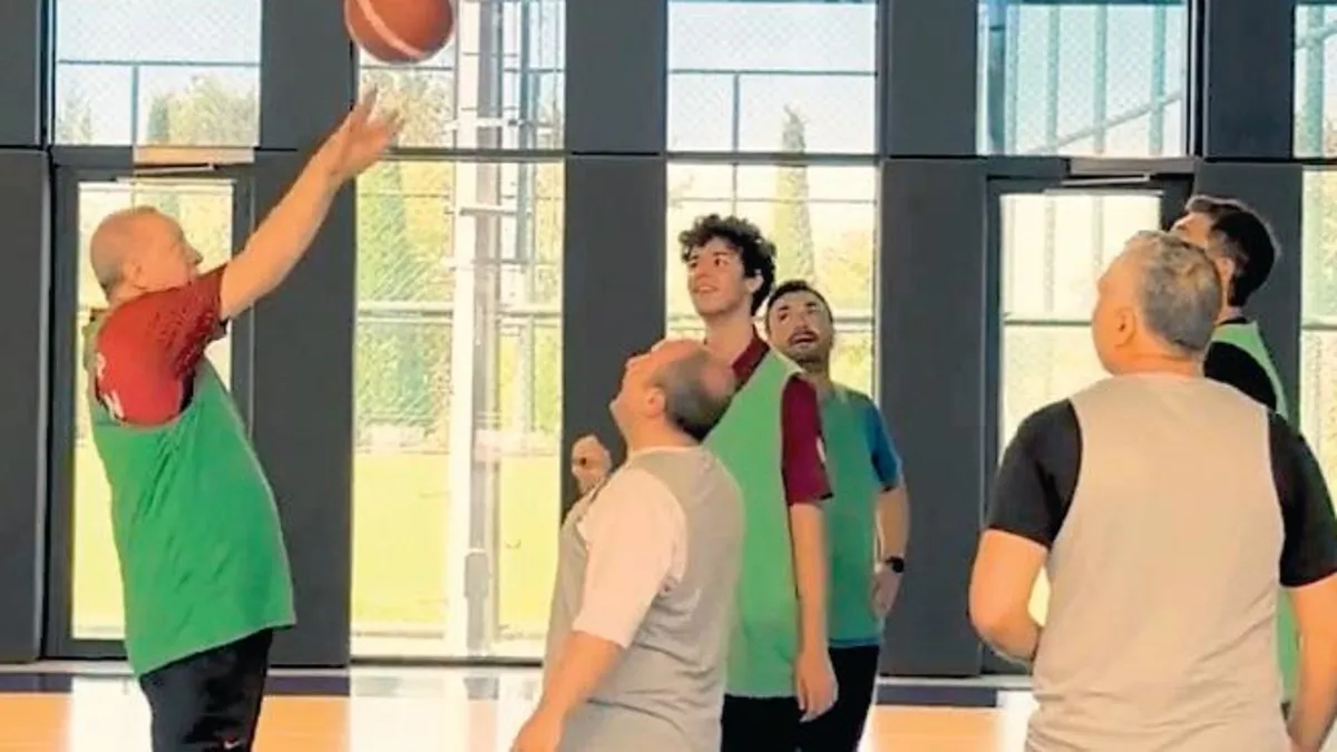 Erdoğan Kurmaylarıyla Basketbol Oynadı