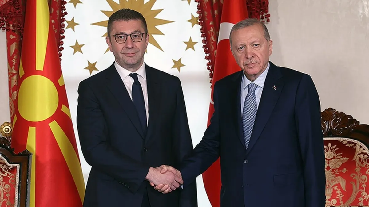 Erdoğan, Kuzey Makedonya Başbakanı Mickoski ile Dolmabahçe'de Görüştü