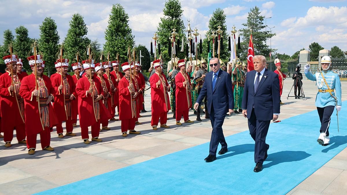Erdoğan: Liderler yeniçerileri merak etti, sorular yöneltti