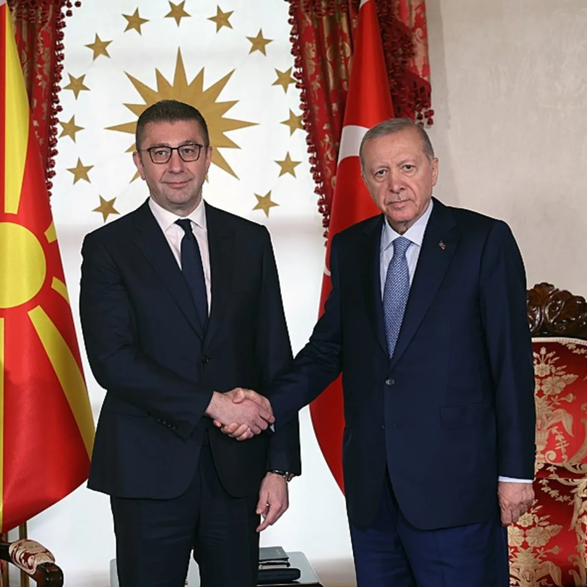 Cumhurbaşkanı Erdoğan, Kuzey Makedonya Başbakanı Mickoski ile Dolmabahçe'de Görüştü
