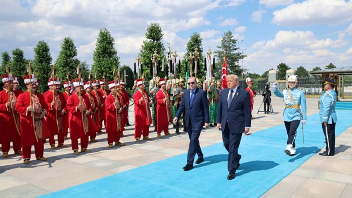 Erdoğan NATO liderlerinin mehter marşına tepkisini anlattı
