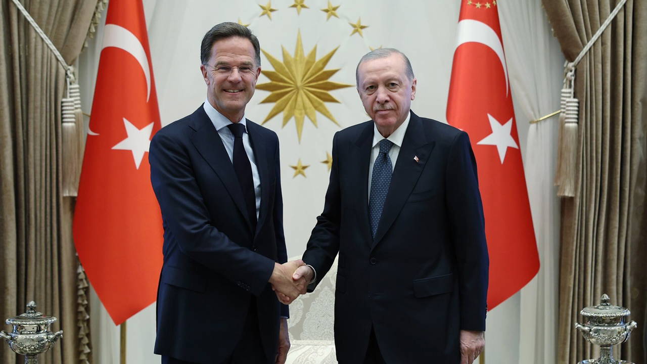 Erdoğan, NATO Zirvesi Öncesi Genel Sekreter Rutte ile Görüştü