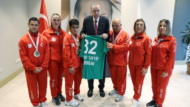 Erdoğan'dan Özel Sporculara Destek: Federasyon Temsilcilerini Kabul Etti