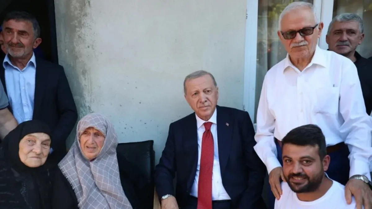 Erdoğan Rize'de komşularını ziyaret etti, hayır duası aldı