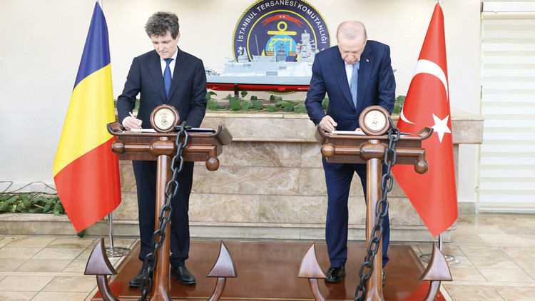 Erdoğan: Sahada olmayan mönüde olur