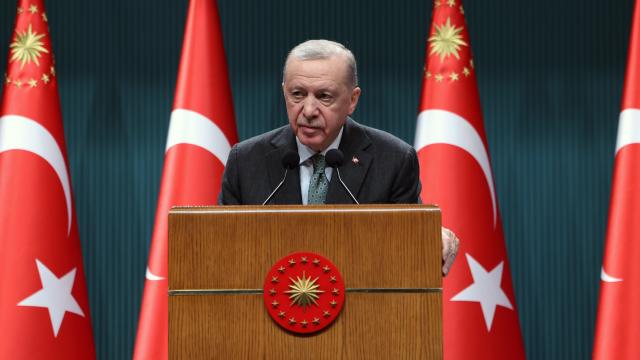 Erdoğan'dan Türk Dil Bayramı Mesajı: Türkçeye Sahip Çıkma Vurgusu