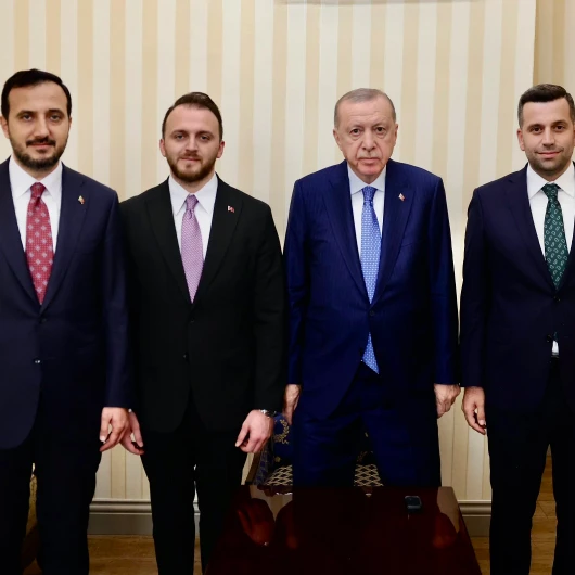 Erdoğan, Üsküdar ve Ataşehir Belediye Başkan Vekillerini Kabul Etti