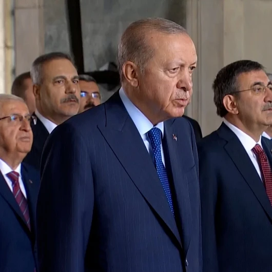 Erdoğan ve Devlet Erkanı Anıtkabir'de Zafer Bayramı'nı Andı