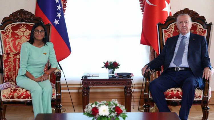 Erdoğan'dan Venezuela'ya yeni hamle: Ticaret hedefi 3 milyar dolar