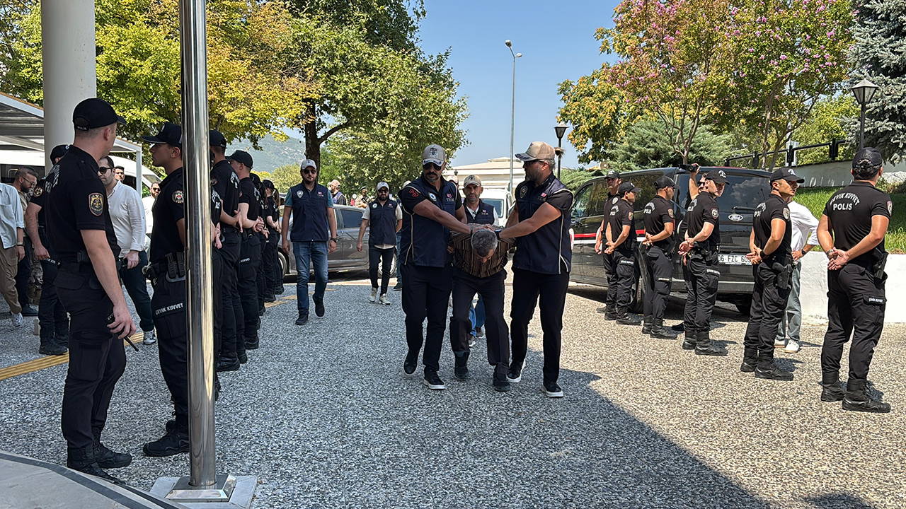 Erdoğan'a suikast timindeki eski yüzbaşı adliyede