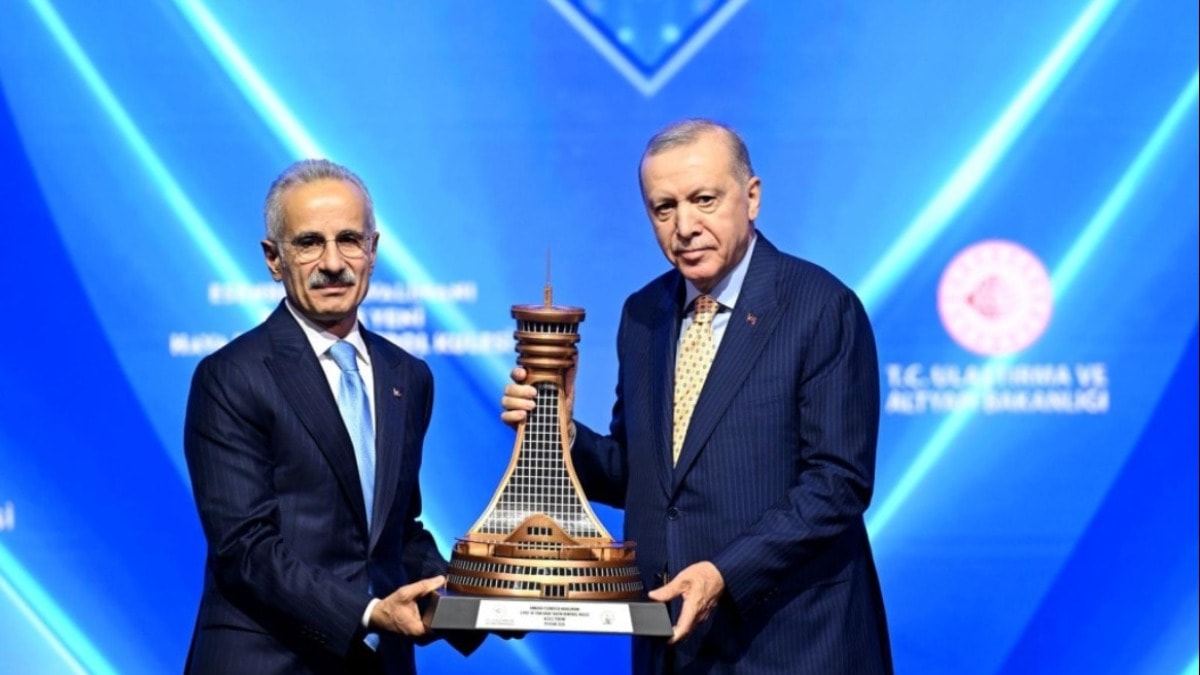Erdoğan'ın Açtığı 3. Piste Uçak İnemedi: CHP'li Vekilden Sert Tepki