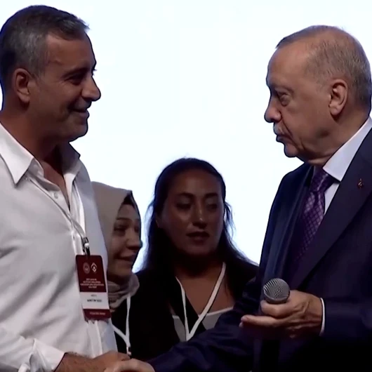 Erdoğan'ın Sigara Dikkati Vatandaşı Şaşırttı: 'Nasıl Anladınız Cumhurbaşkanım