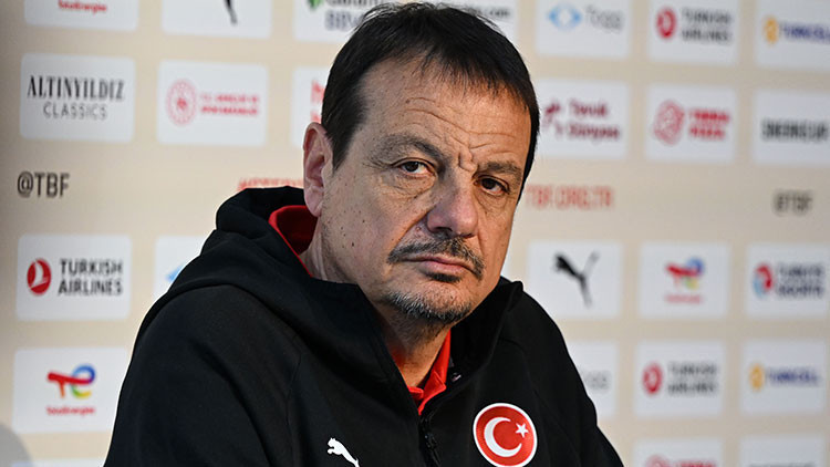 Ergin Ataman'dan Olympiakos'a Irkçılık Tepkisi: Türk Olmaktan Gurur Duyuyorum