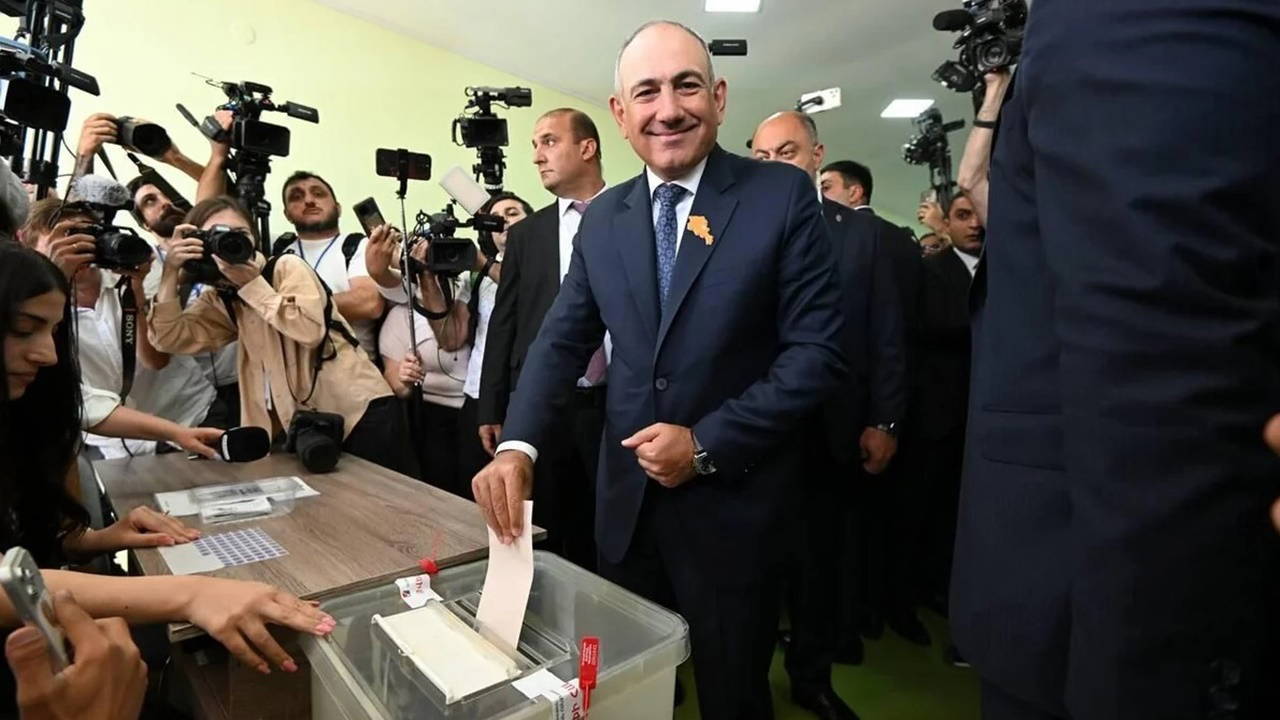 Ermenistan seçimleri: Paşinyan'ın geleceği sandıkta belirleniyor