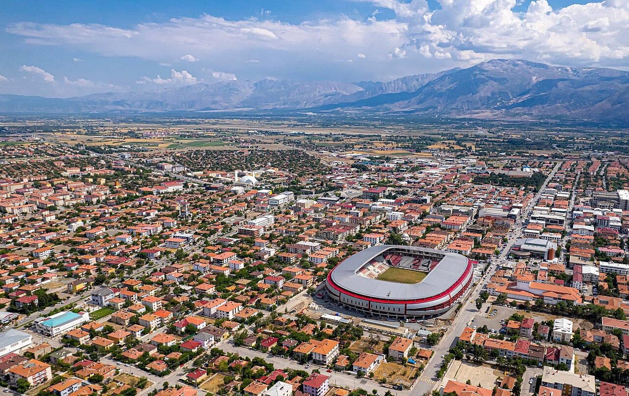 Erzincan'da Sağanak Taşkın ve Su Baskınlarına Yol Açtı