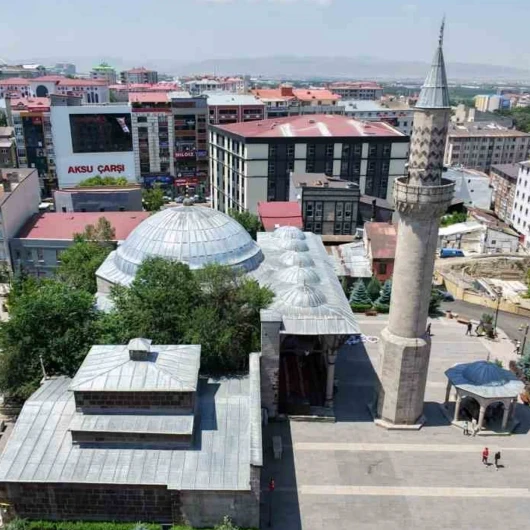 Erzurum'da 454 Yıllık Caminin Sırrı: Önce Minare Yapıldı