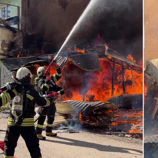 Erzurum'da Atıl Garajda Yangın: Mahalleli Hortumla Müdahale Etti