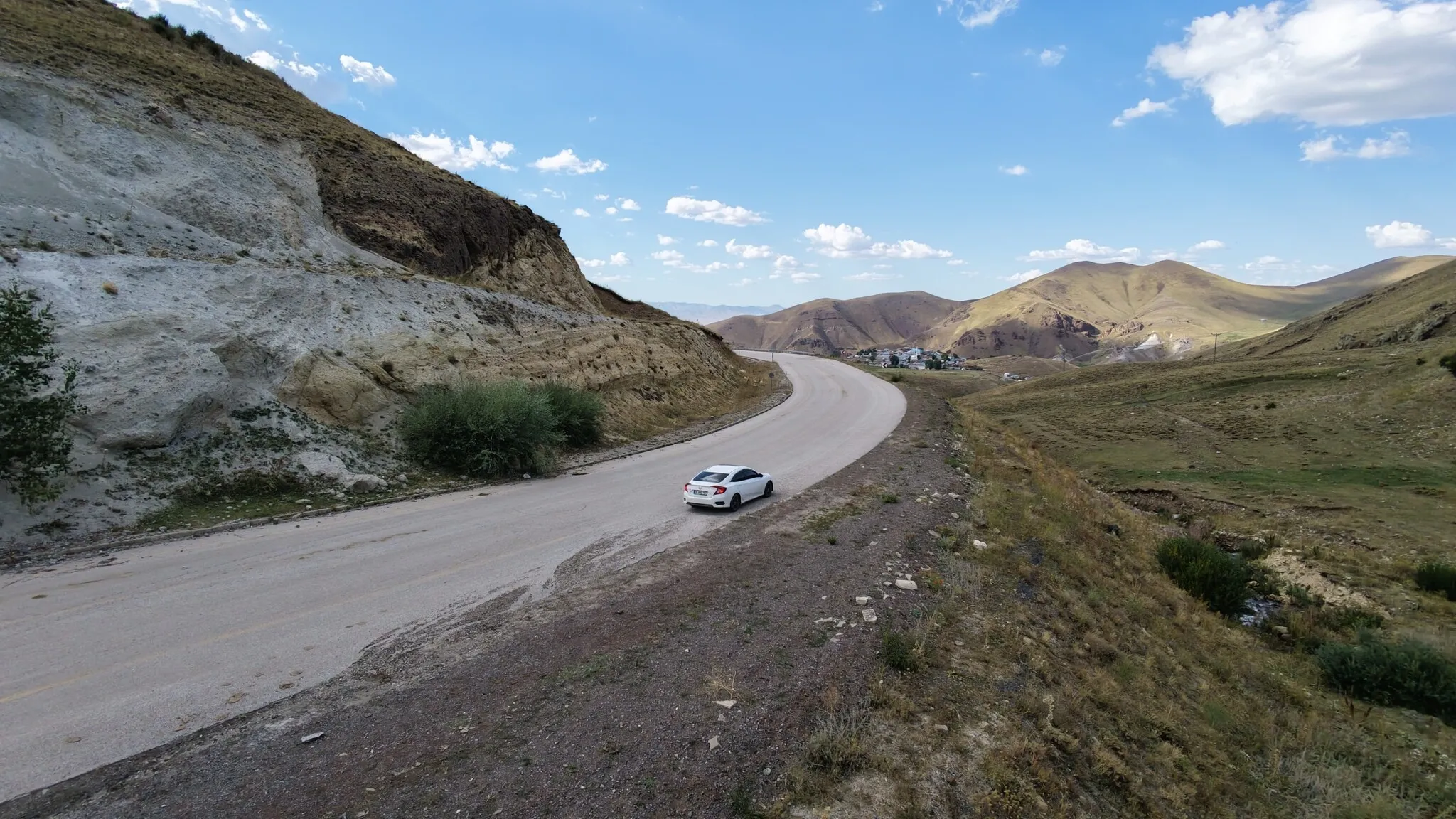 Erzurum'da Gizemli Yol: Araçlar Boş Viteste Yokuş Çıkıyor