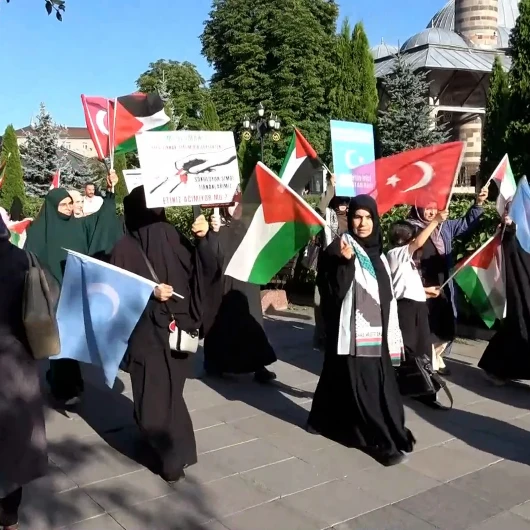 Erzurum'da Sağlık Çalışanları Gazze İçin 145. Hafta Yürüdü