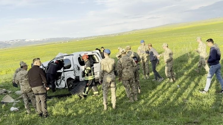 Erzurum'da Ticari Araç Takla Attı: 1'i Bebek 3 Ölü, 4 Yaralı