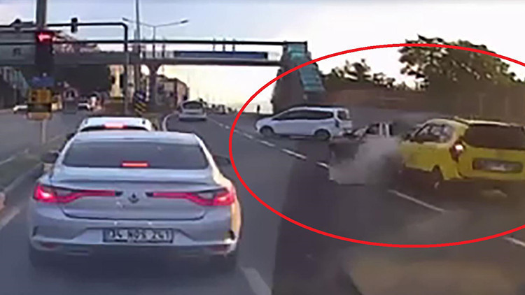 Erzurum'da Zincirleme Kaza: Sürücünün Şerit İhlali Kamerada