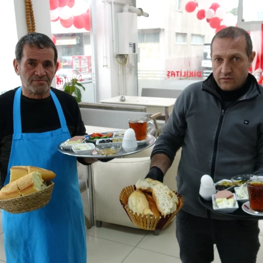 Erzurum'da 150 TL'lik 11 Çeşit Serpme Kahvaltı Sosyal Medyada İlgi Gördü