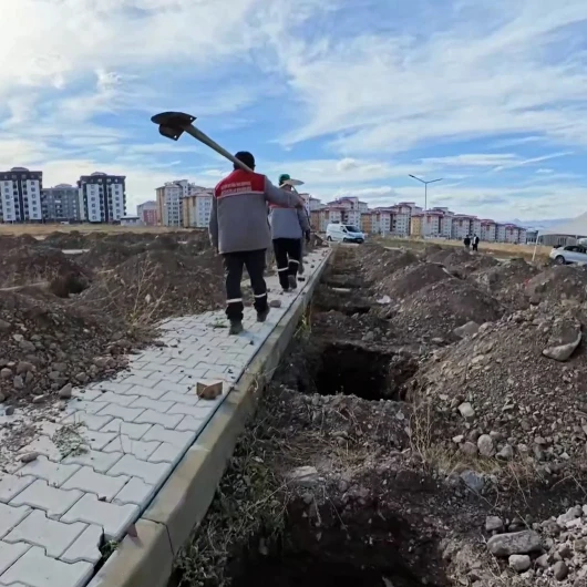 Erzurum'da Kış Öncesi 500 Yeni Mezar Kazılıyor