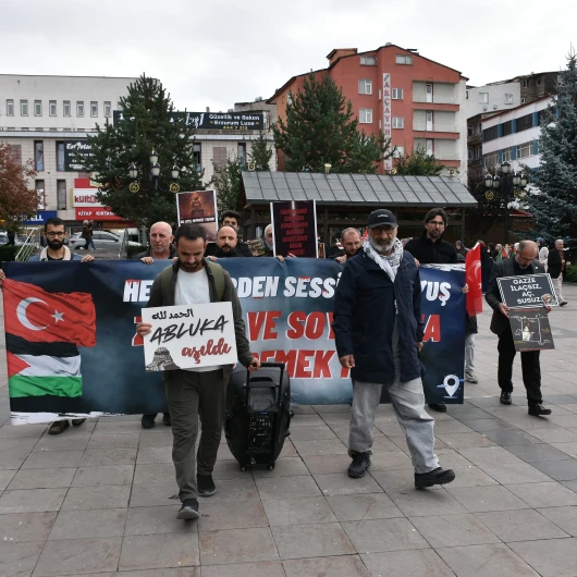 Erzurum'da Sağlık Çalışanları 151 Haftadır Gazze İçin Yürüyor