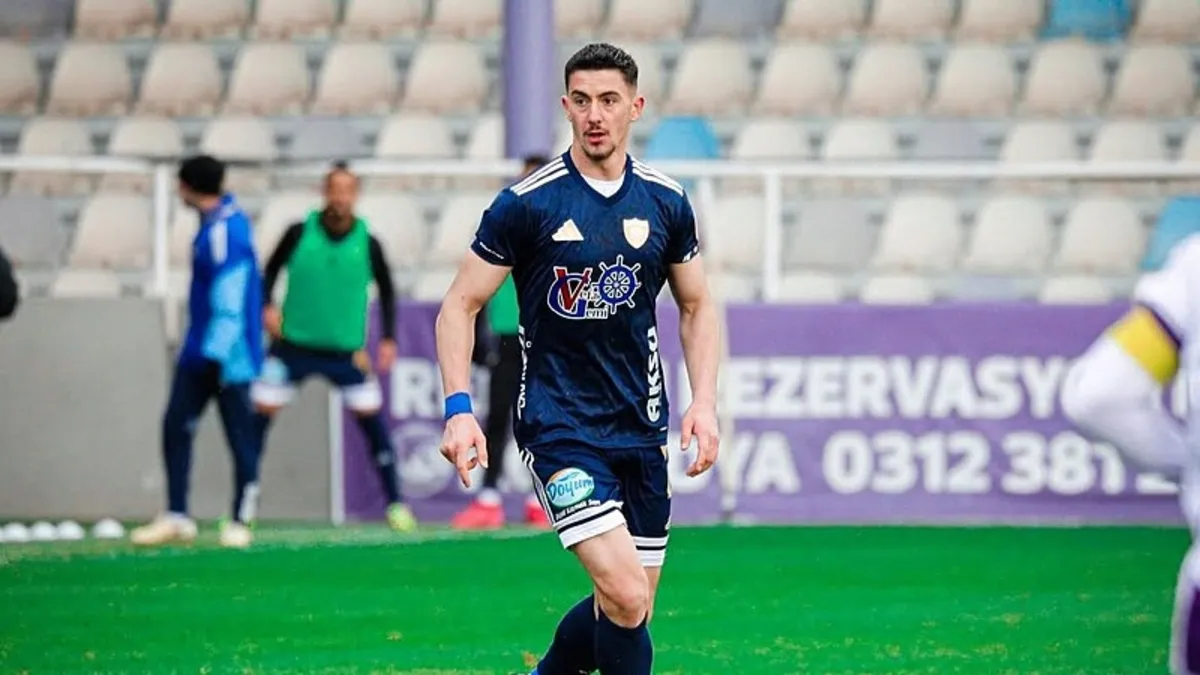 Erzurumspor FK, Gerxhaliu ve Sefa Akgün ile devam kararı aldı