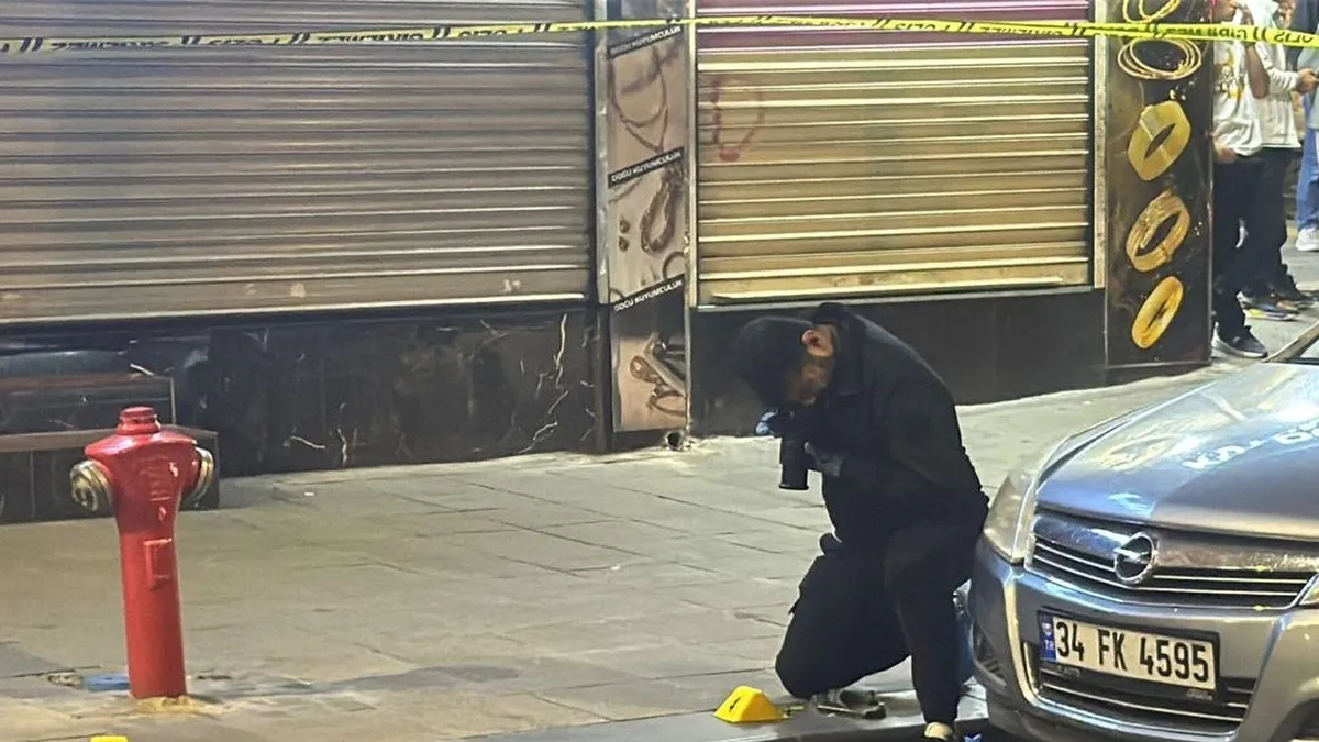 Esenler'de Bıçaklı Saldırgan Polis Tarafından Vuruldu