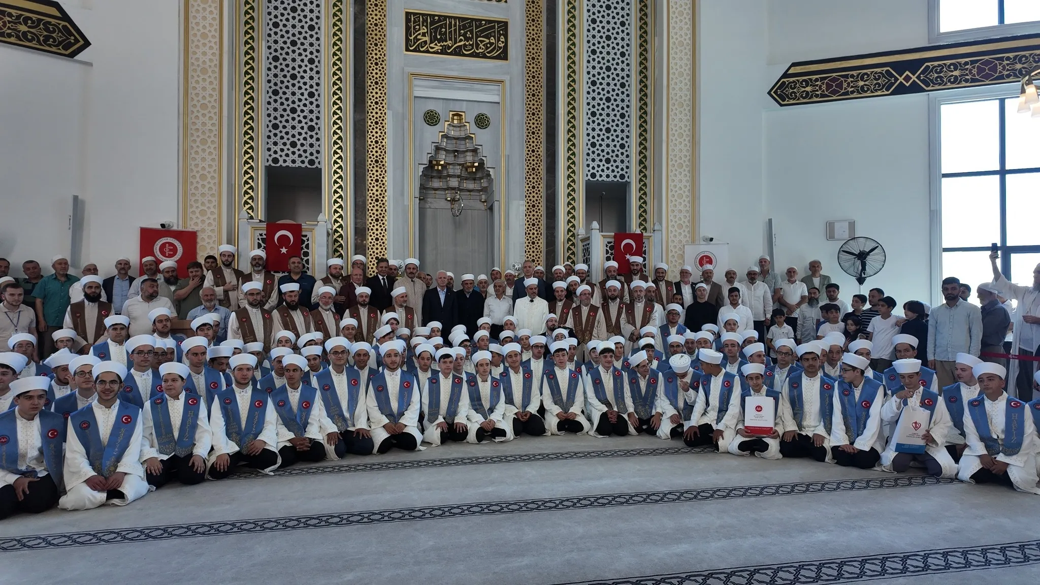 Esenler'de 114 hafız icazet aldı, Başkan Erdoğan'dan umre müjdesi