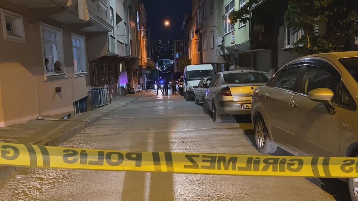 Esenler'de evde silahlı dehşet: 1'i çocuk 3 kişi ağır yaralandı