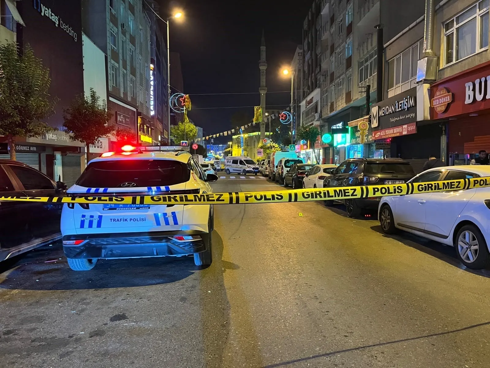 Esenler'de Silahlı Kavga: 2 Yaralı, Şüpheliler Kaçtı