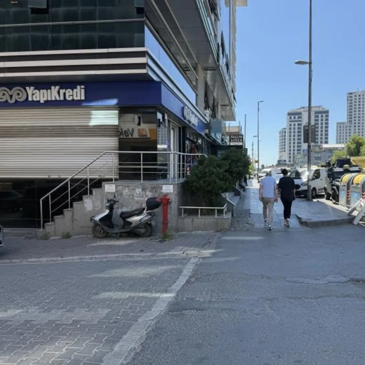 Esenyurt'ta banka şubesine silahlı saldırı: Saldırgan kıskıvrak yakalandı