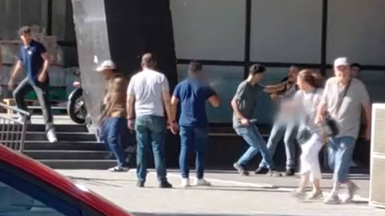 Esenyurt'ta Bıçaklı Saldırı Kamerada