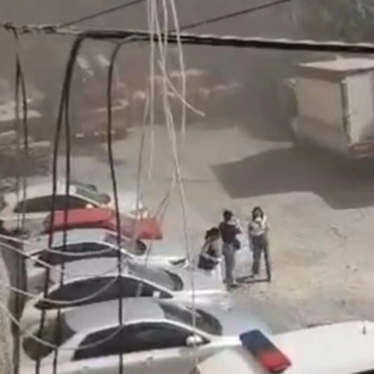 Esenyurt'ta fabrikada yangın paniği: Alevlere müdahale sürüyor