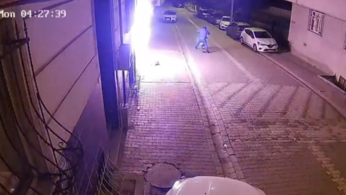 Esenyurt'ta Genç Kızın Kabusu: Ayrıldığı Sevgilisi Benzin Döküp Ateşe Verdi
