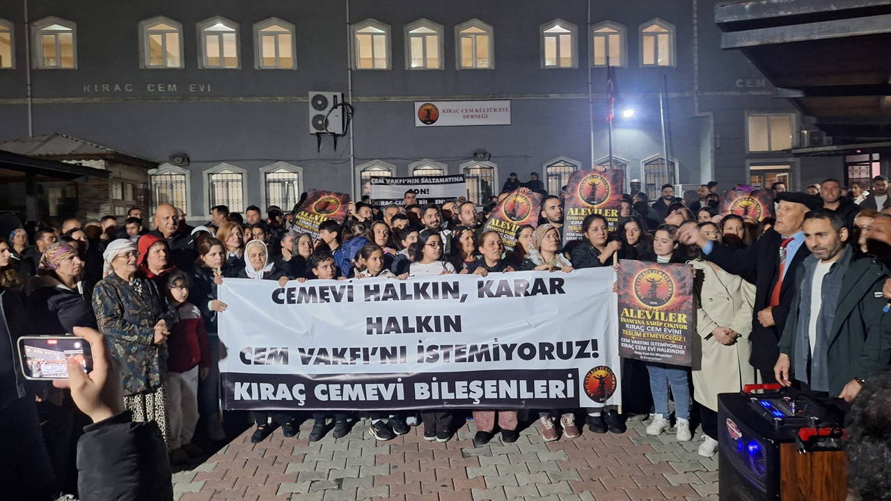 Esenyurt Kıraç Cemevi'nde Tahliye Gerginliği: 'Kendi Emeğimizle Yaptığımız Bu Cemevini Kimseye Vermeyiz