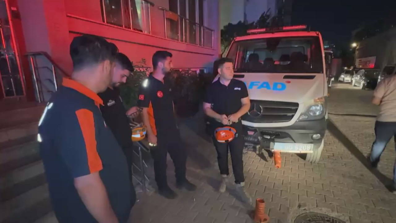 Esenyurt'ta Otopark Yangını 28 Katlı Binaya Sıçradı: 42 Kişi Dumandan Etkilendi