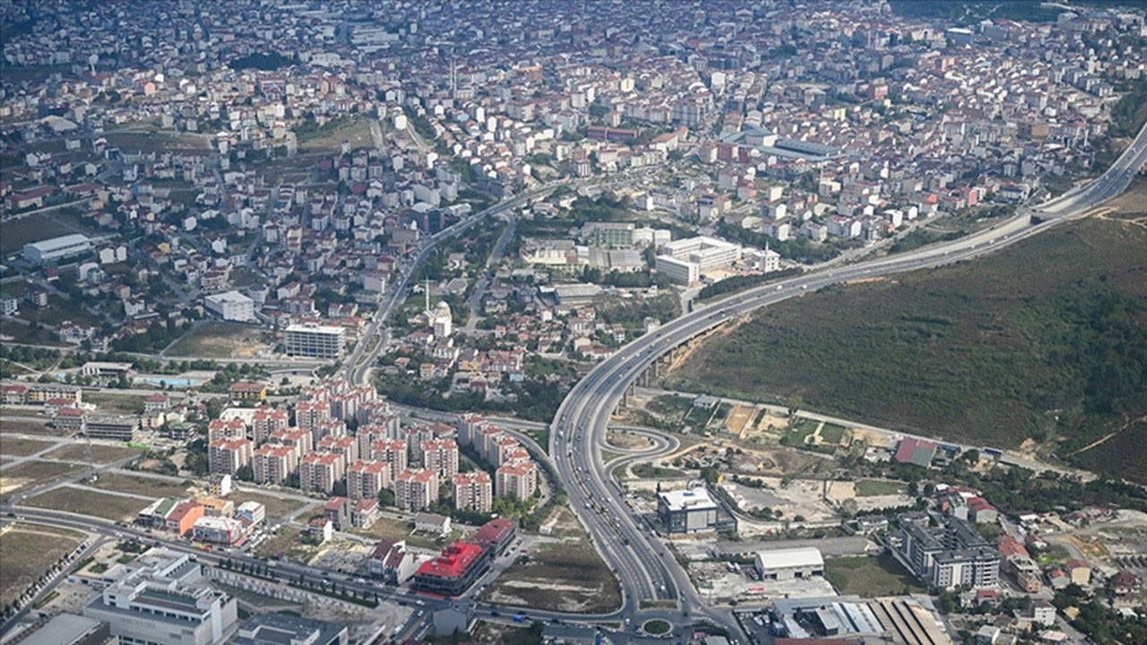 Esenyurt'ta Anket: YENİ Parti Önde, AKP İkinci Sırada