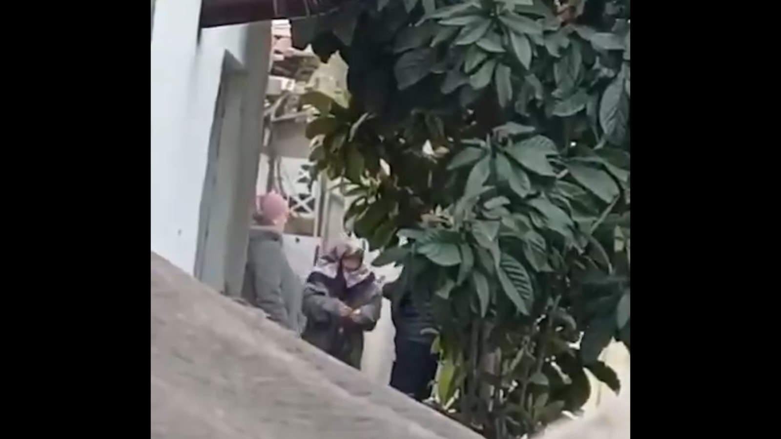 Esenyurt'ta 'Torbacı Nene' Operasyonu: Yaşlı Kadınlar Uyuşturucu Trafiğinde