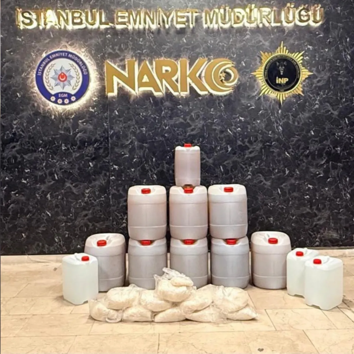 Esenyurt'ta Rekor Uyuşturucu Operasyonu: 272 Kilo Metamfetamin Ele Geçirildi