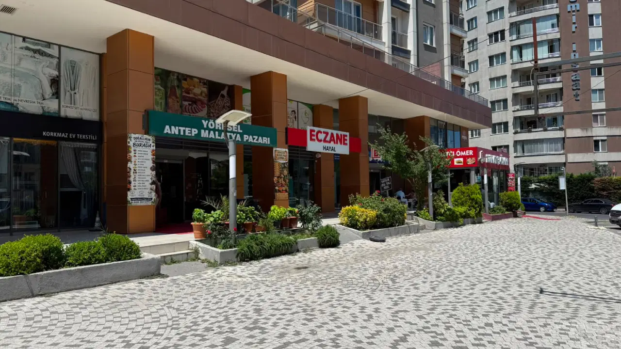 Esenyurt'ta silahlı saldırı anbean kamerada: 1 yaralı