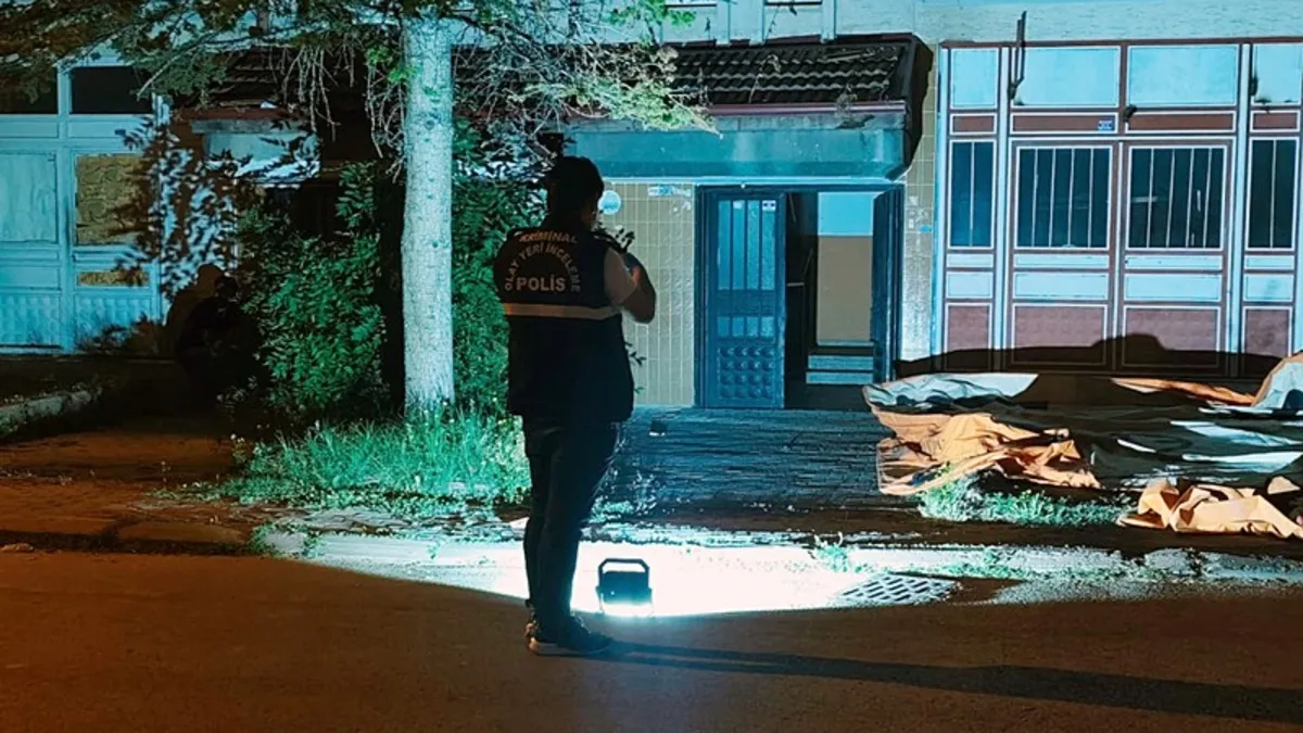 Eşi Eve Almadı, Çatıdan Girmek İsterken 3. Kattan Düştü