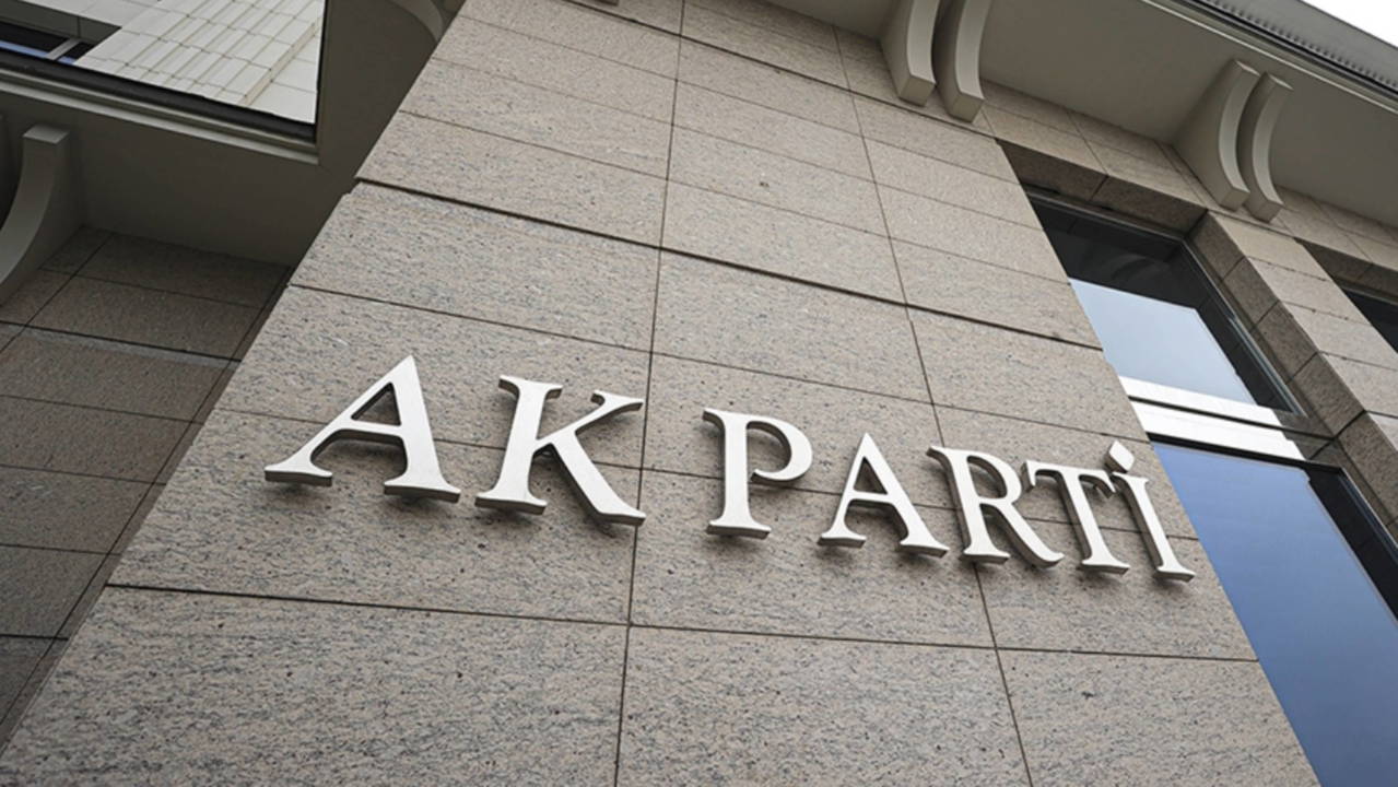 Eski AKP Milletvekili Azize Sibel Gönül Kanser Tedavisi Gördüğü Hastanede Vefat Etti