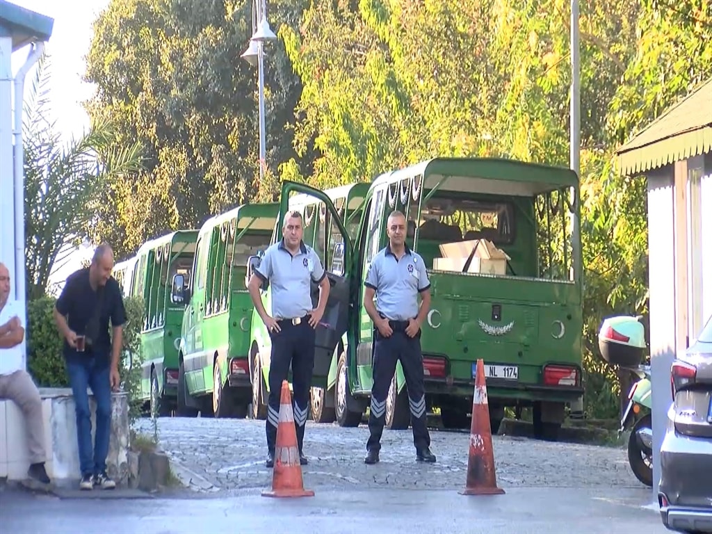 Eski Bakan Denizolgun için Feth-i Kabir Başladı