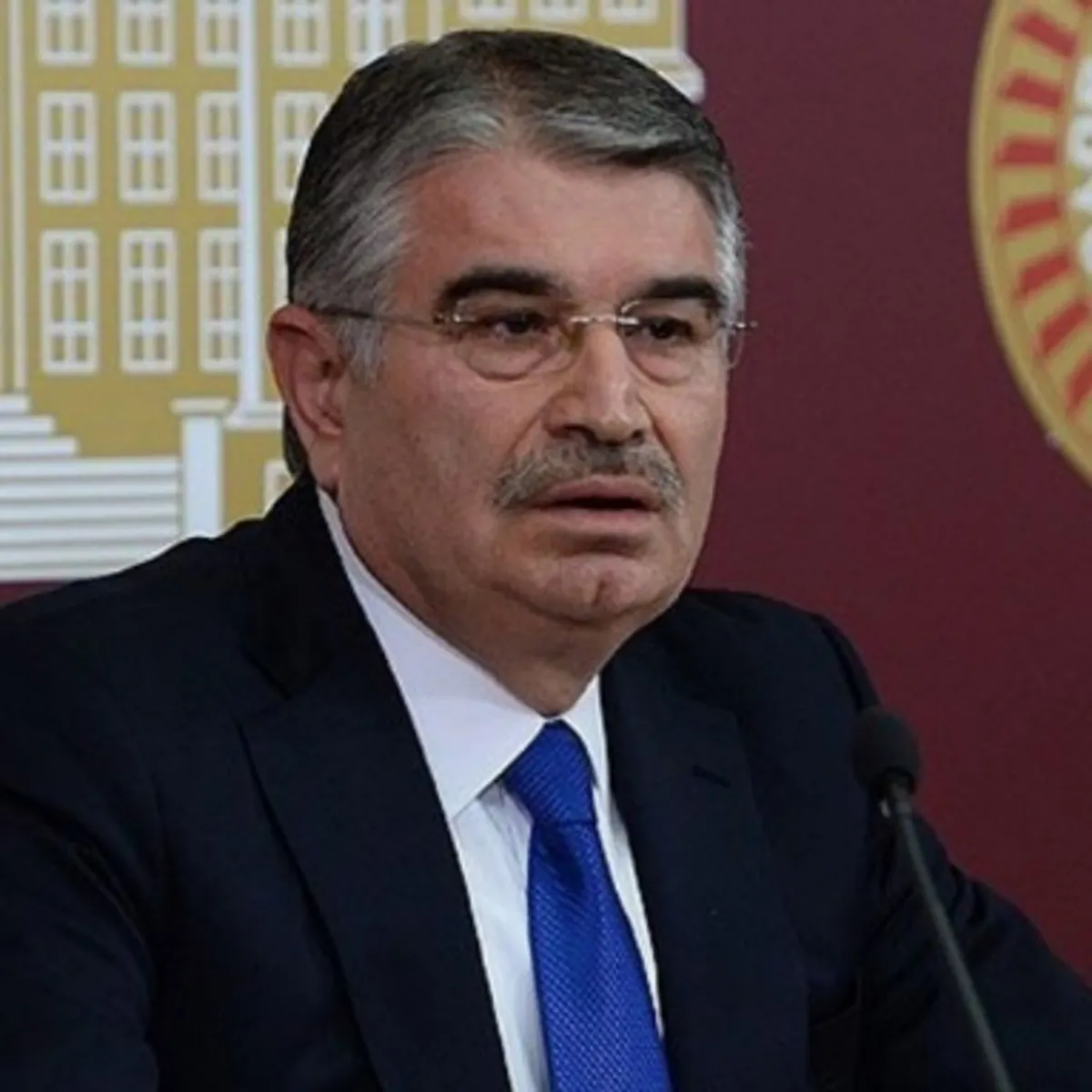 Eski Bakan Şahin'den 'Çakarlı' Araç İddiasına Yanıt