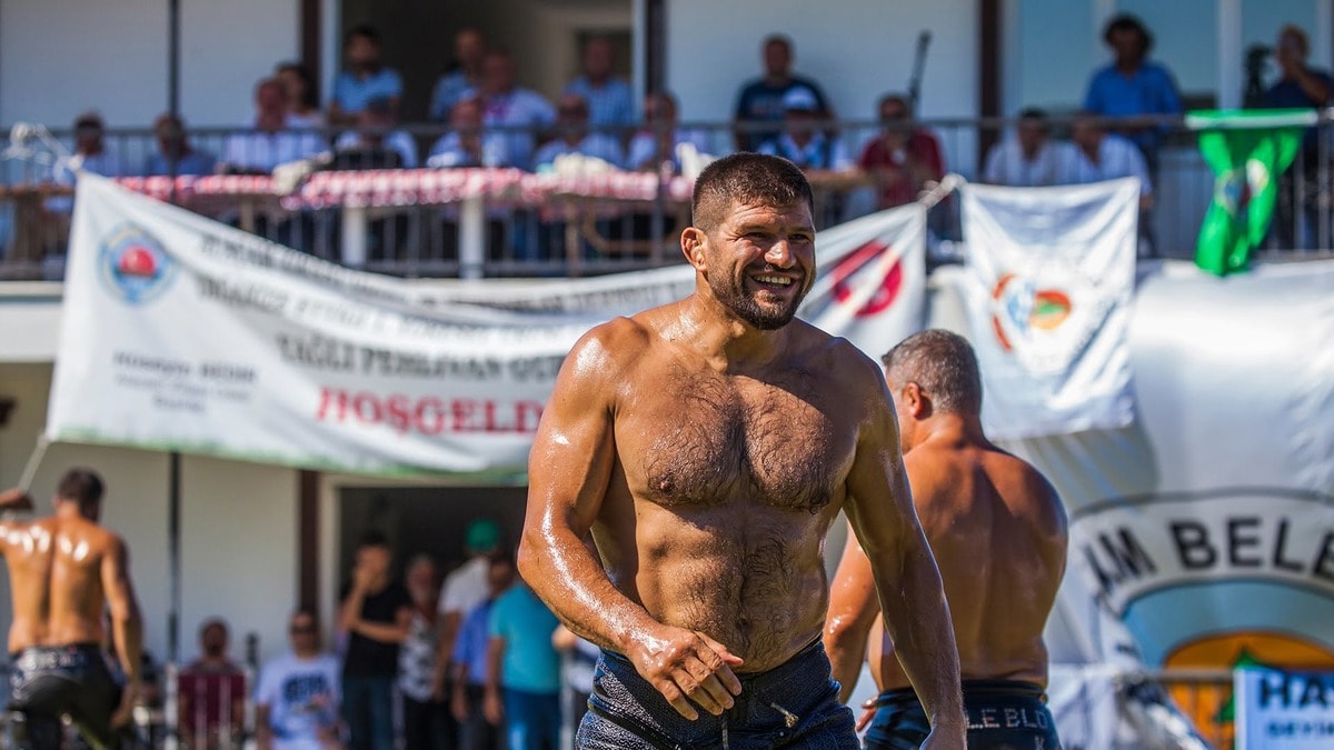 Eski başpehlivan Şaban Yılmaz akaryakıt kavgasında gözaltına alındı