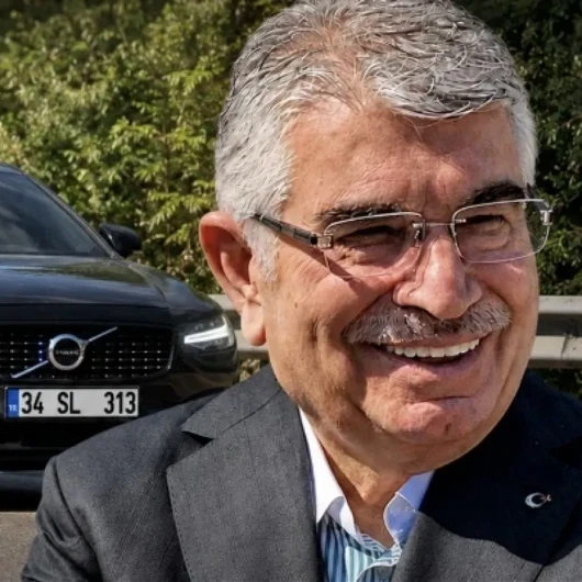 Eski İçişleri Bakanı Şahin yurt dışı yasağıyla serbest