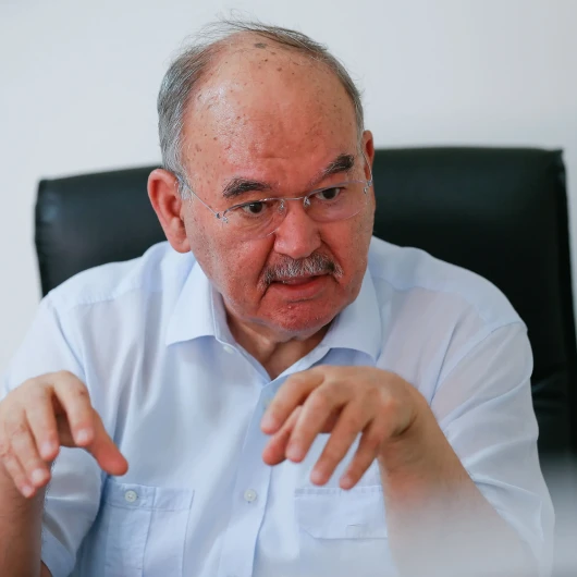 Eski İzmir Büyükşehir Belediye Başkanı Burhan Özfatura Hastaneye Kaldırıldı